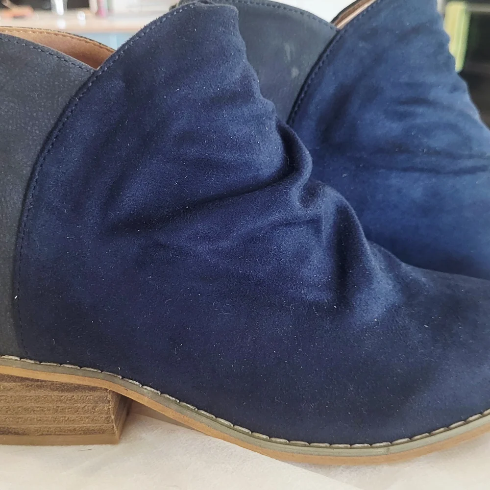 Corkys Slouch Booties SZ 7 Two Tone Navy Blue